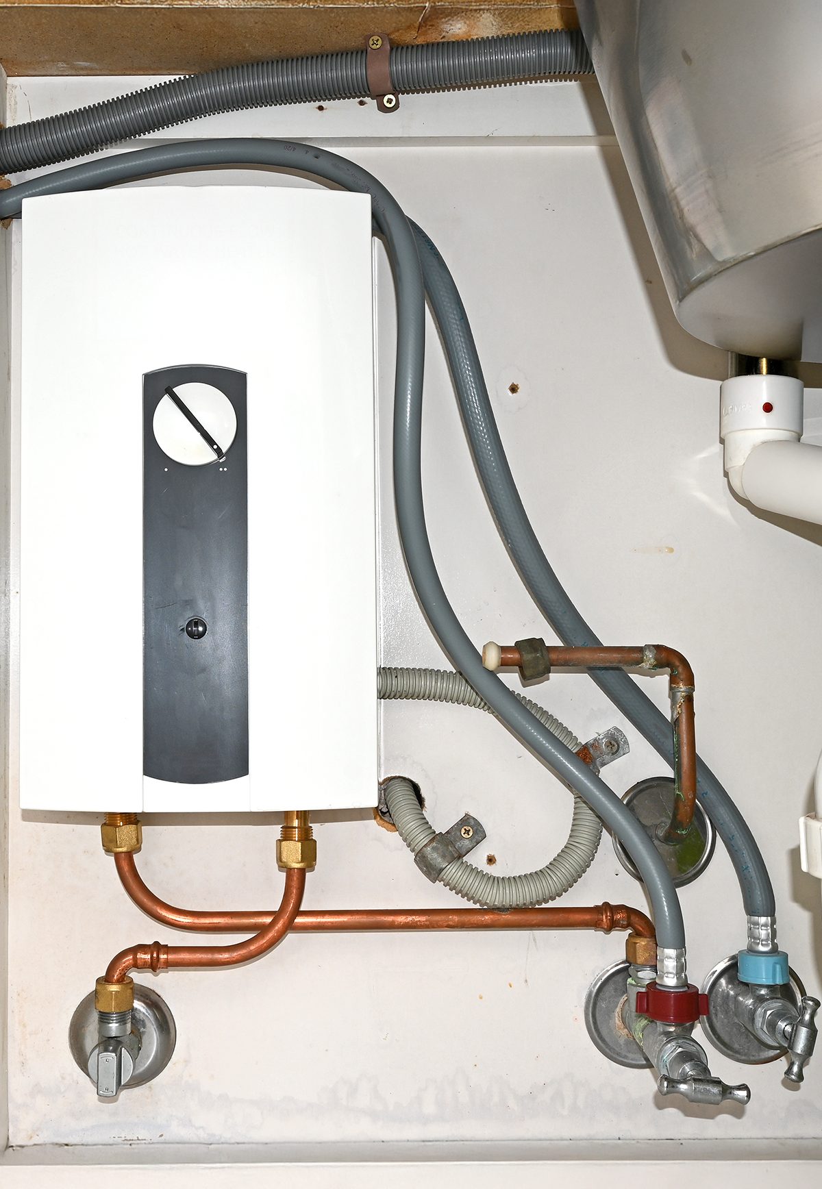 In-04-Tankless-Water-Heaters-Services